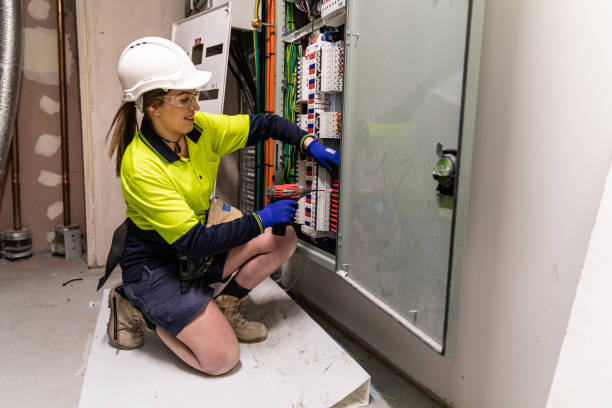 Best Local Electrician Companies  in Smithville, OH